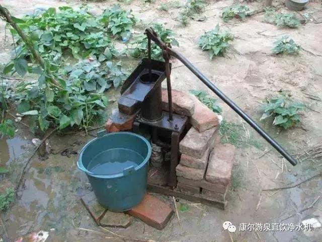 很多情況下，頸椎痛是因?yàn)槿彼?></dt><dd><h4>很多情況下，頸椎痛是因?yàn)槿彼?/h4><p>很多人對(duì)飲水不夠重視，長(zhǎng)時(shí)間的缺水會(huì)導(dǎo)制脫水，身體某些部位的脫水會(huì)導(dǎo)致身體疲勞、相關(guān)部位的癥狀，比如...</p><em>查看更多</em></dd></a></dl>
</div>
</section>






<script language=